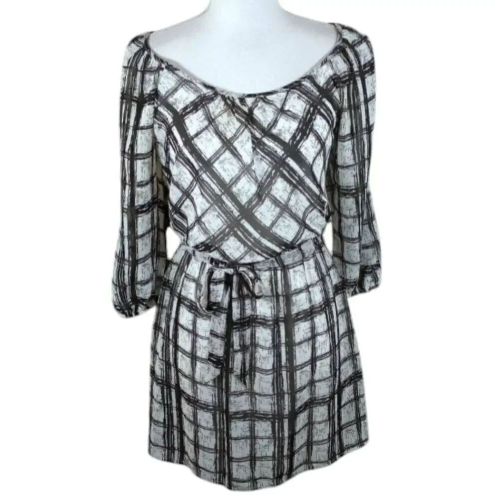SPEECHLESS GRAY, WHITE, & BLACK DRESS SZ.S EUC.  GORGEOUS DRESS IN EXCELLENT USE